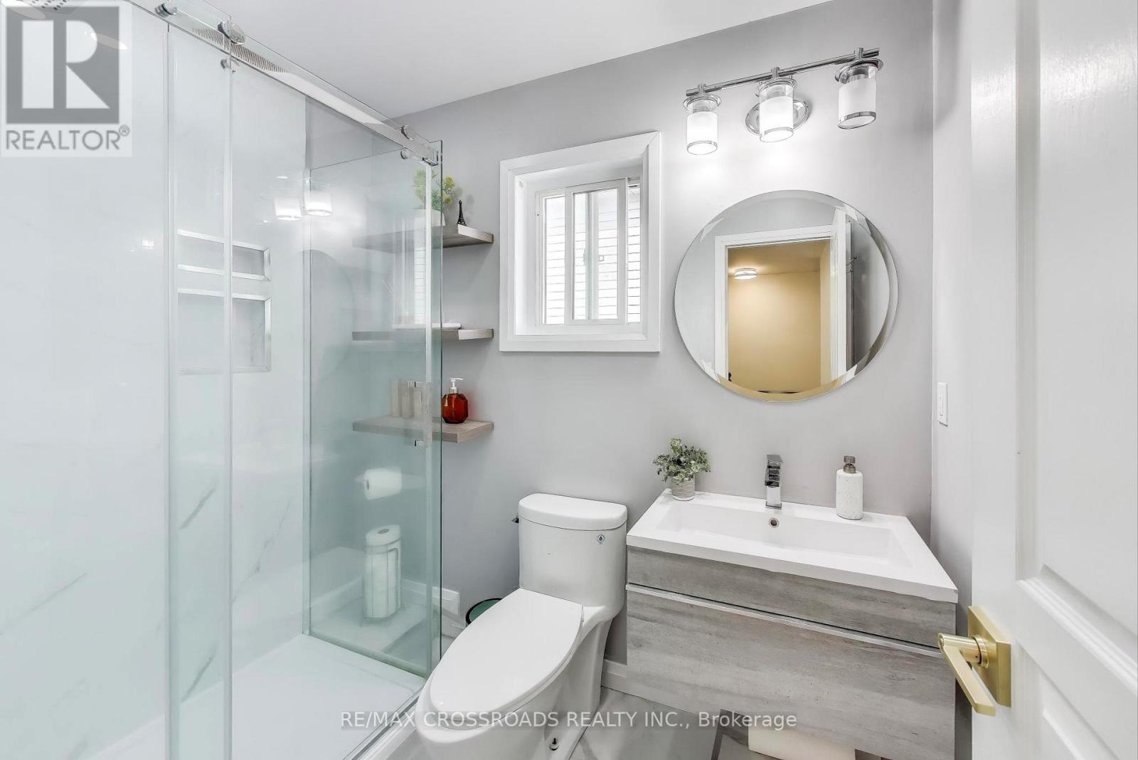 Photo 8 of 1104 Beneford Road, Oshawa ON
