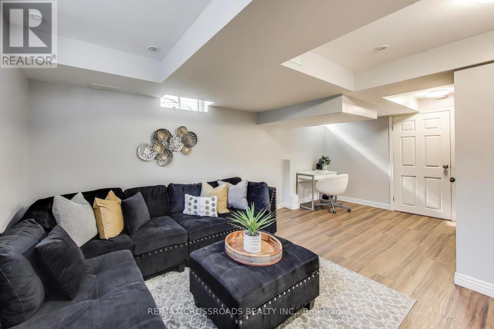 Photo 32 of 1104 Beneford Road, Oshawa ON