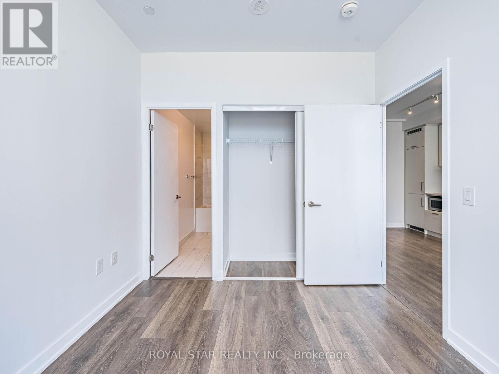 Photo 27 of 1120 38 Honeycrisp Crescent, Vaughan ON