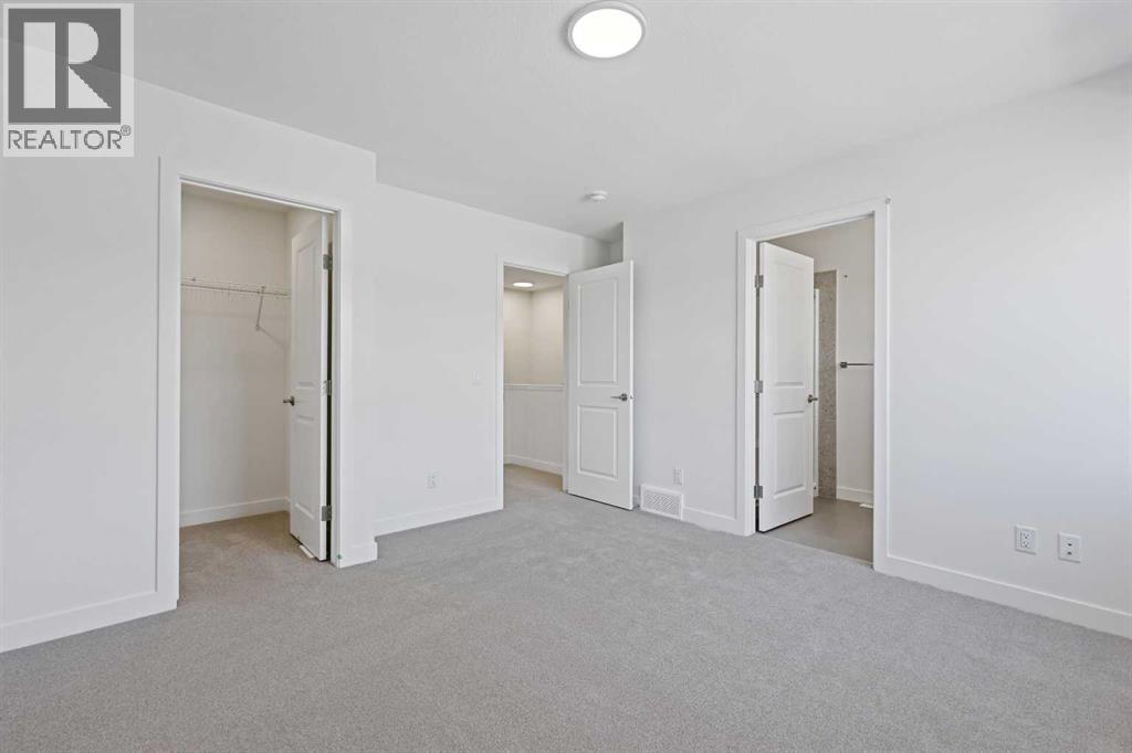 Photo 9 of 922 Wolf Willow Boulevard Se, Calgary AB