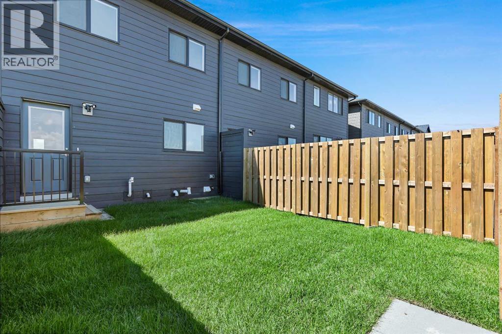 Photo 8 of 922 Wolf Willow Boulevard Se, Calgary AB