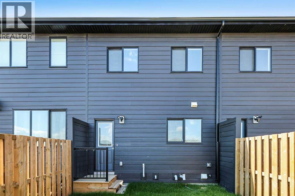 Photo 22 of 922 Wolf Willow Boulevard Se, Calgary AB