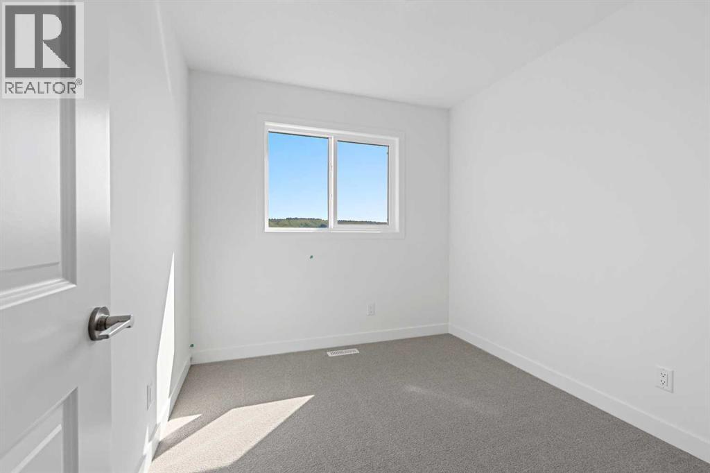 Photo 12 of 922 Wolf Willow Boulevard Se, Calgary AB