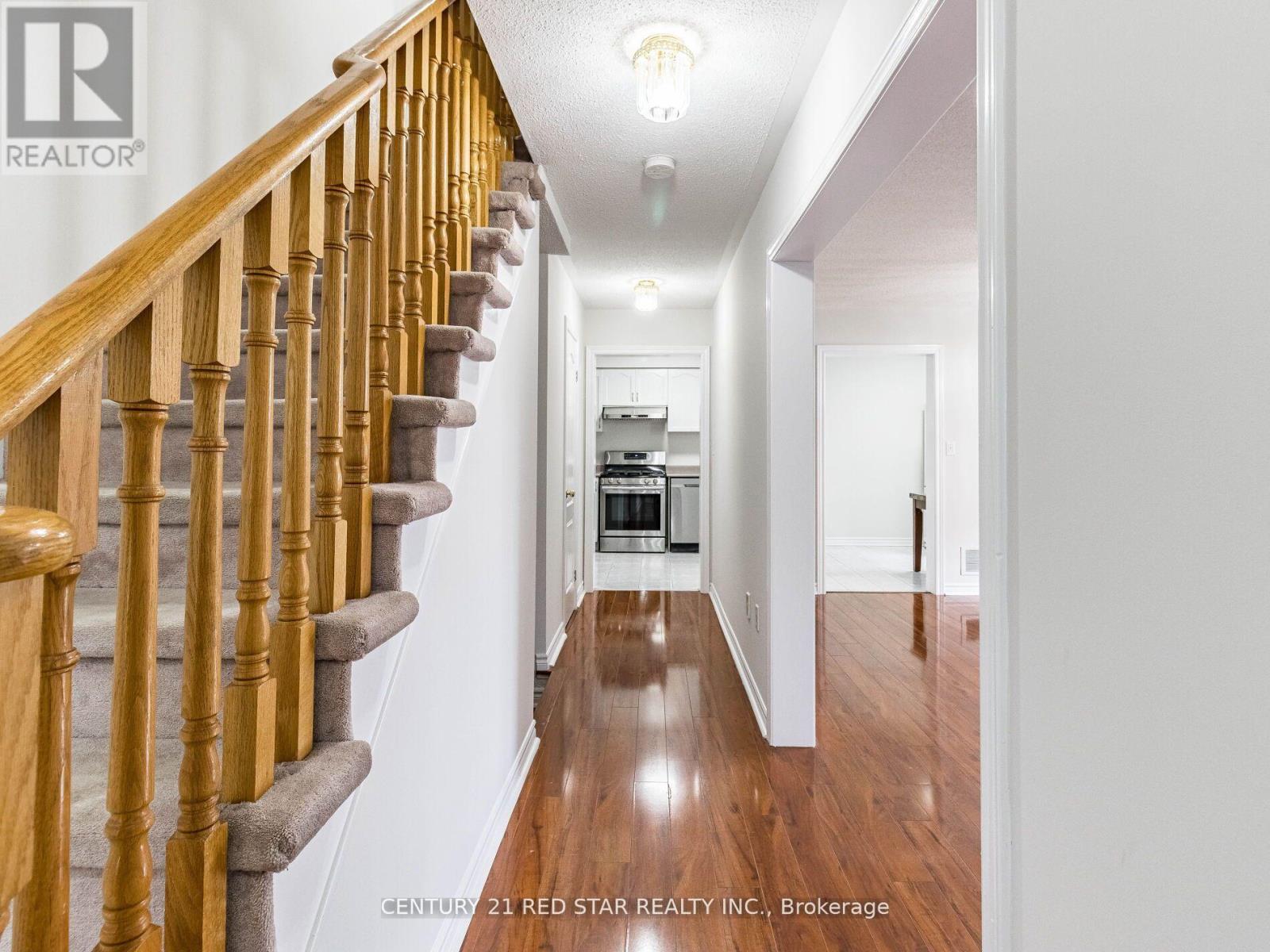 Photo 40 of 95 Yellow Brick Road, Brampton ON