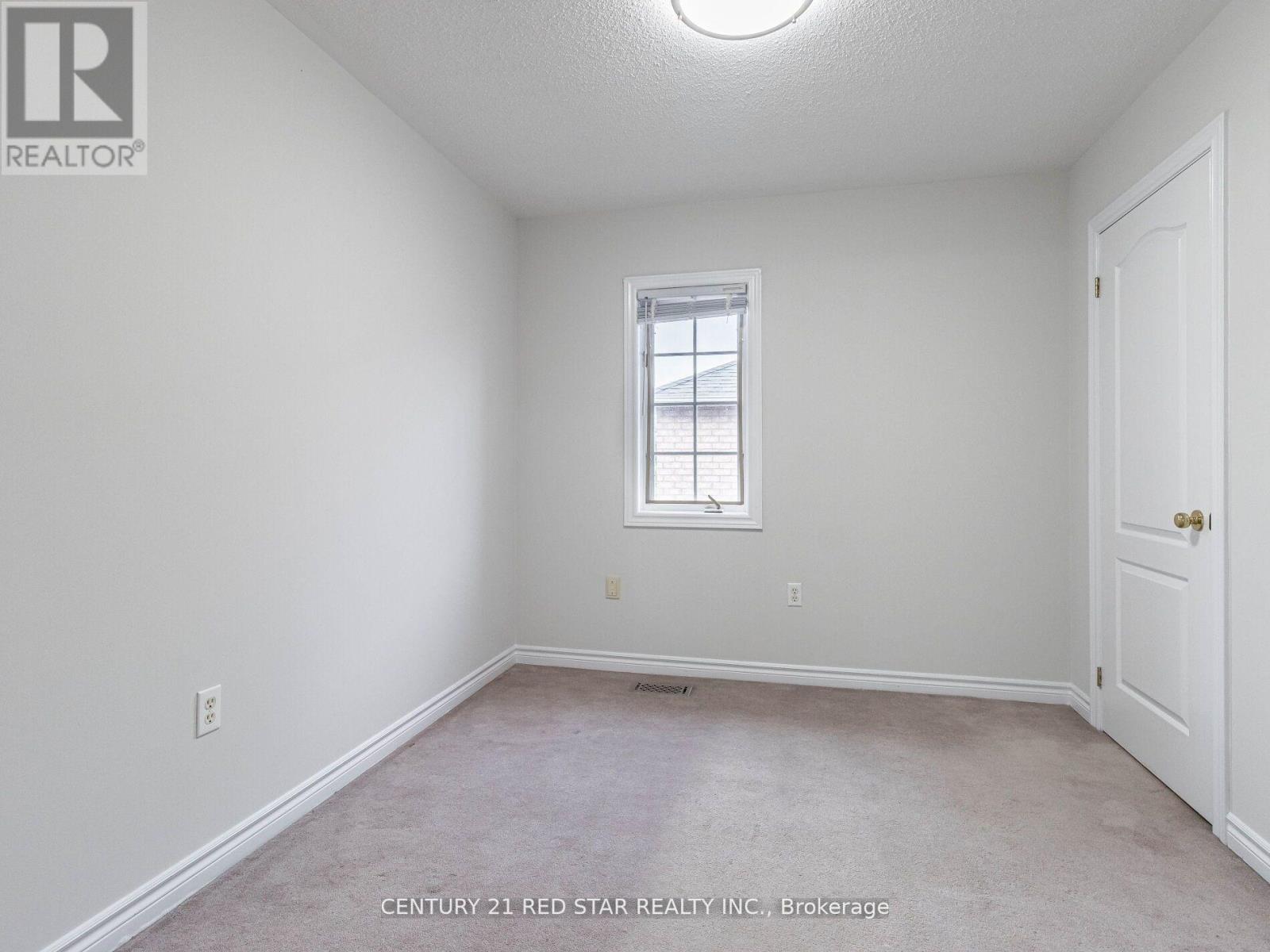 Photo 19 of 95 Yellow Brick Road, Brampton ON