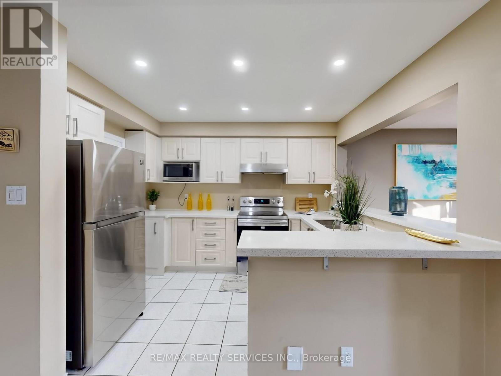 Photo 13 of 96 5230 Glen Erin Drive, Mississauga ON