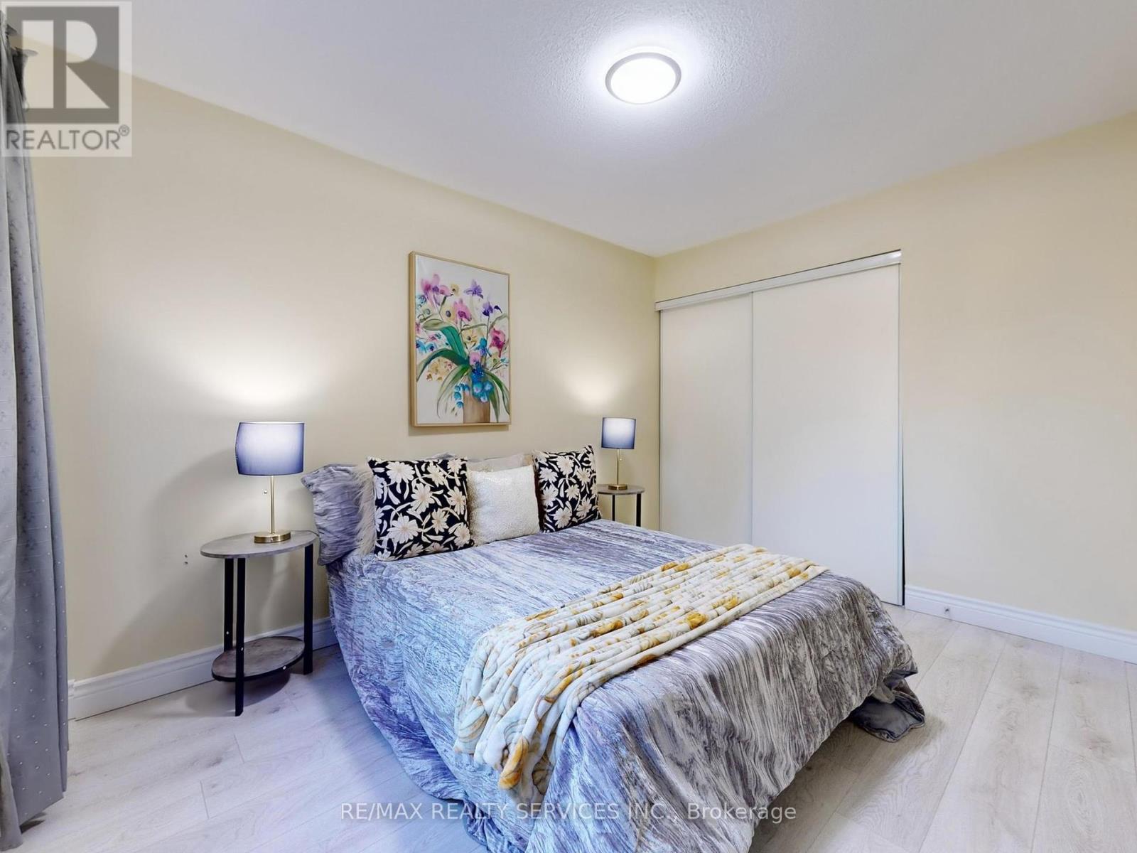 Photo 33 of 96 5230 Glen Erin Drive, Mississauga ON