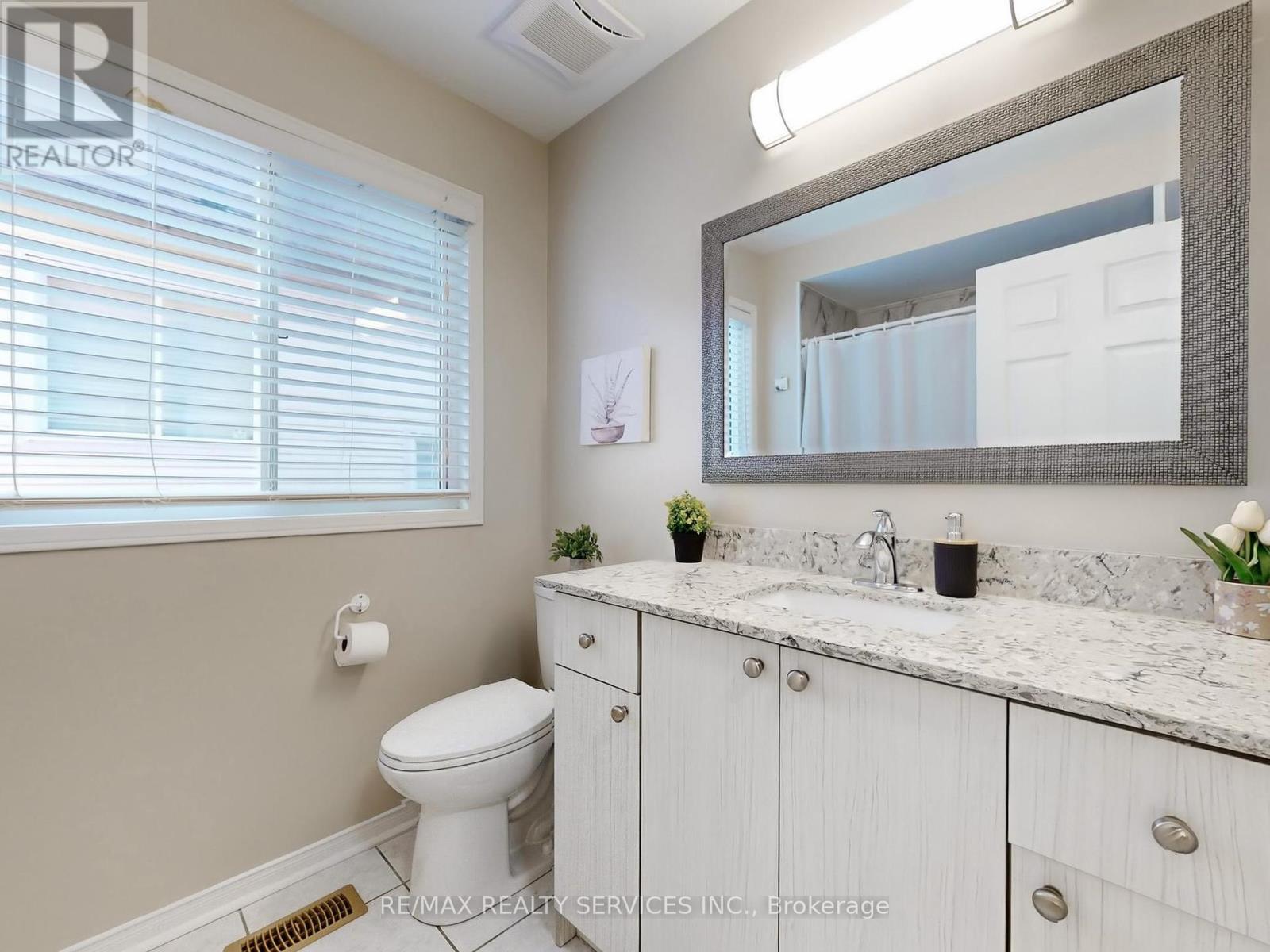 Photo 35 of 96 5230 Glen Erin Drive, Mississauga ON