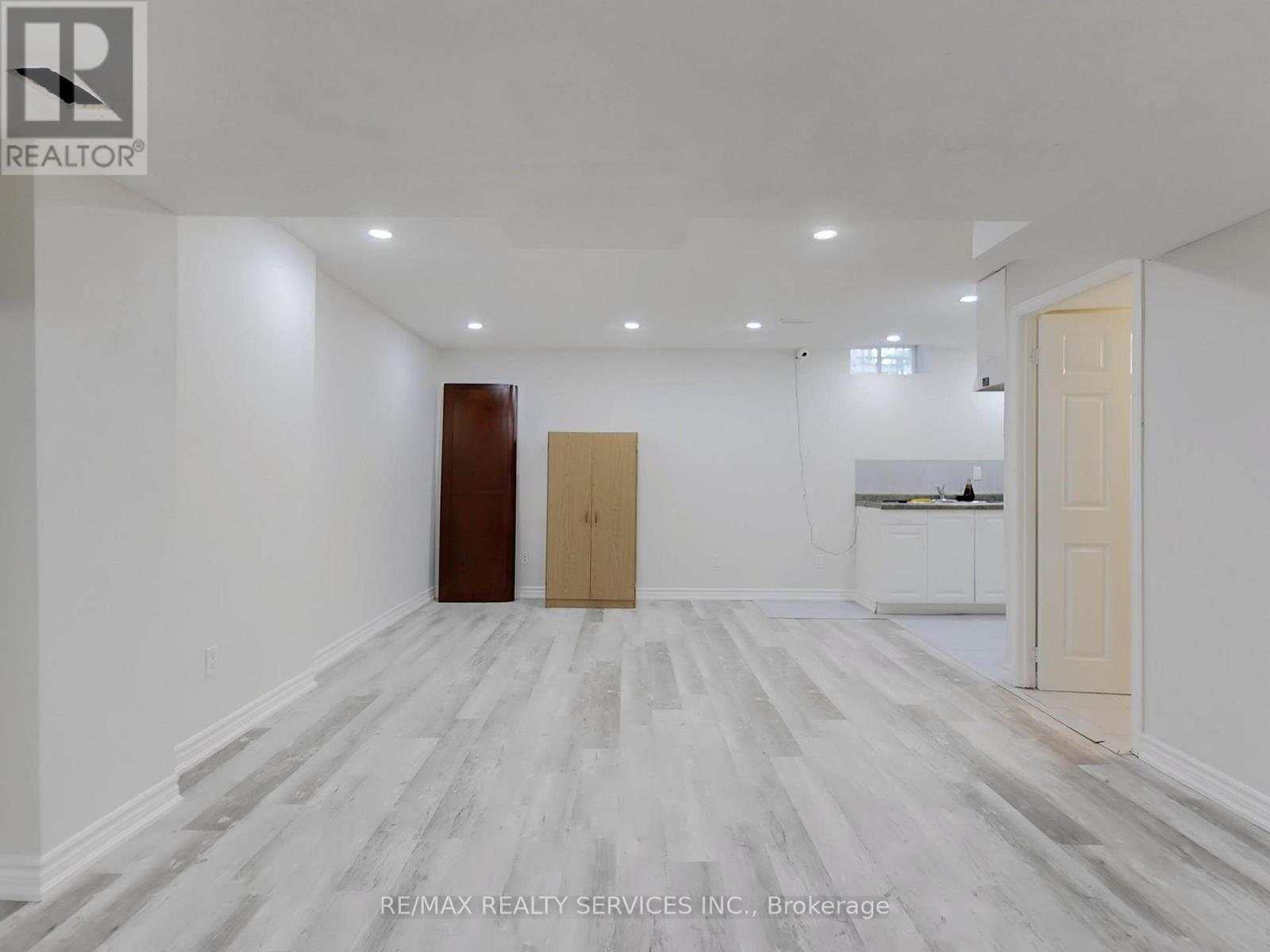 Photo 39 of 96 5230 Glen Erin Drive, Mississauga ON