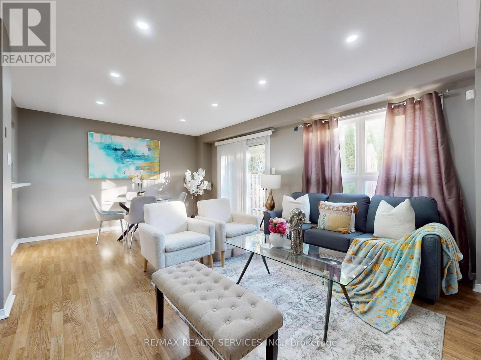 Photo 6 of 96 5230 Glen Erin Drive, Mississauga ON