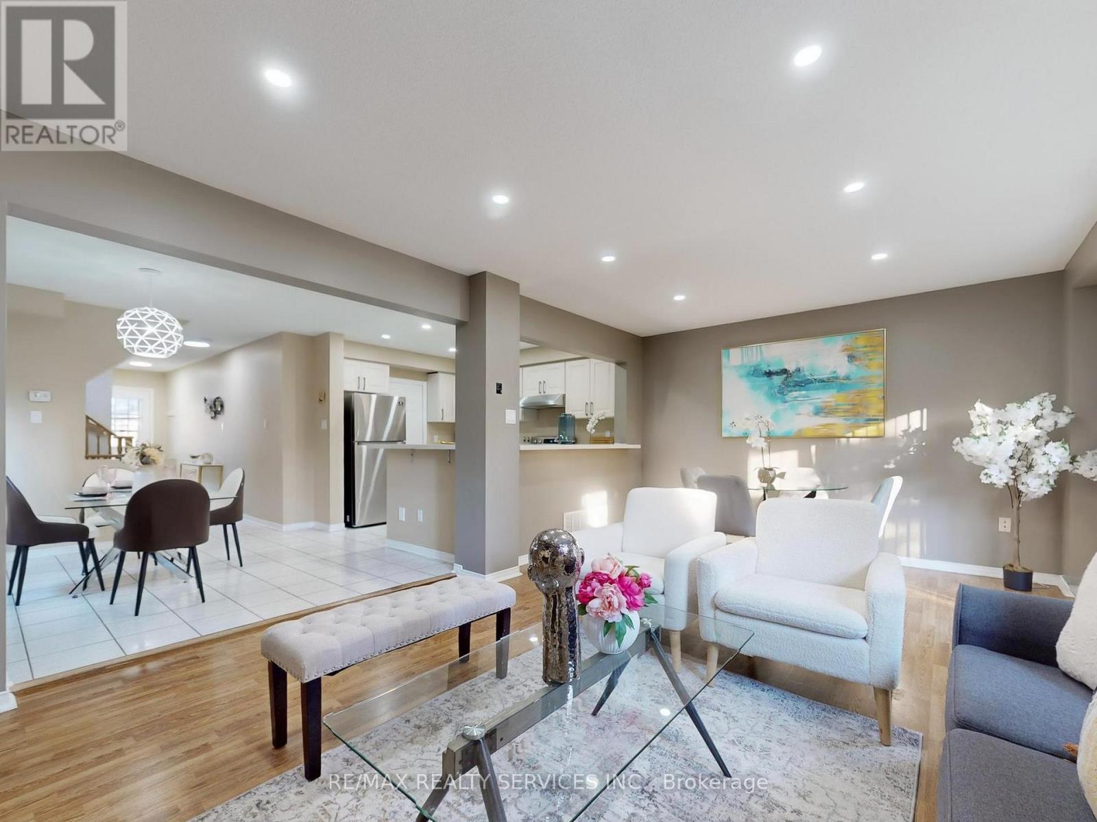 Photo 8 of 96 5230 Glen Erin Drive, Mississauga ON