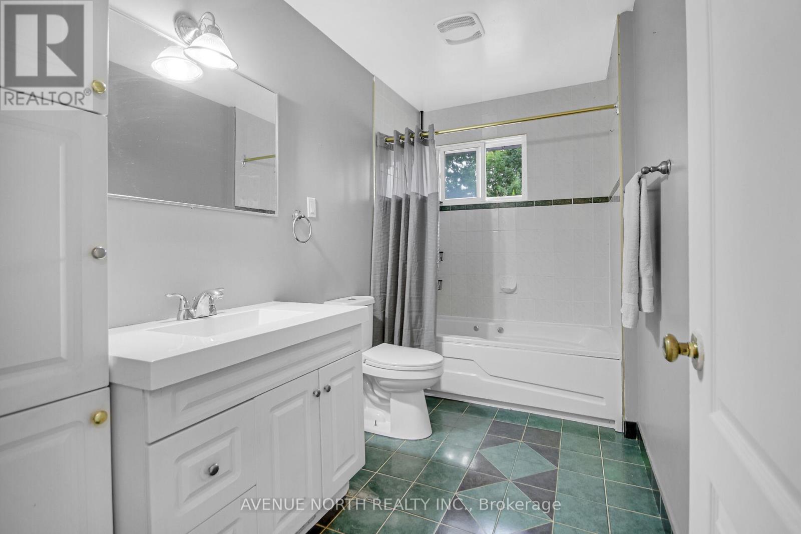 Photo 22 of 1254 Heron Road, Ottawa ON