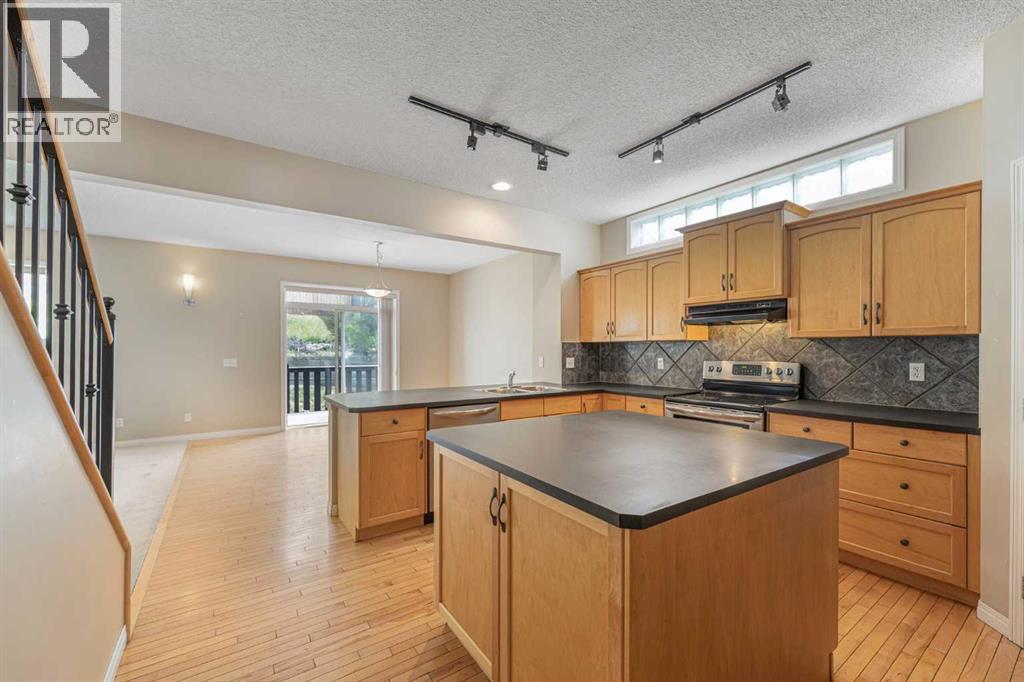 Single Family House for Sale in  Rockyledge Crescent NW Rocky Ridge Calgary 