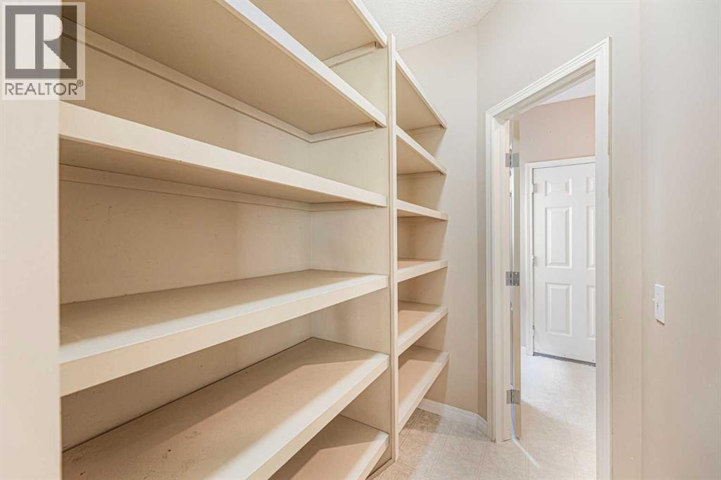 Single Family House for Sale in  Rockyledge Crescent NW Rocky Ridge Calgary 