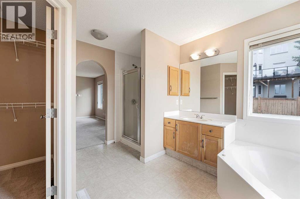 Single Family House for Sale in  Rockyledge Crescent NW Rocky Ridge Calgary 