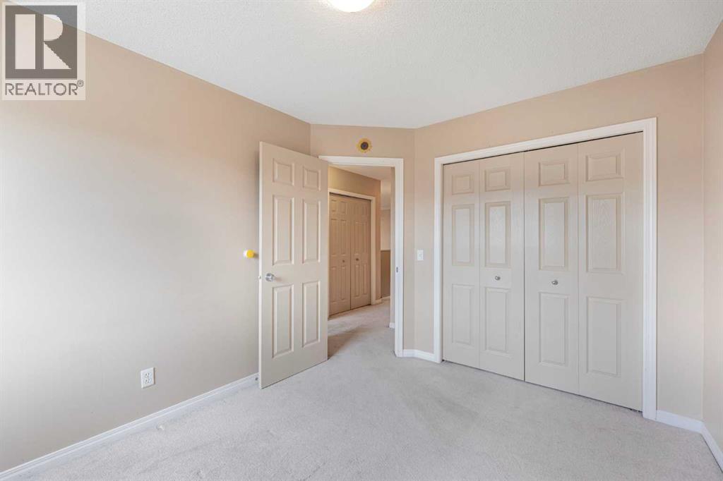 Single Family House for Sale in  Rockyledge Crescent NW Rocky Ridge Calgary 