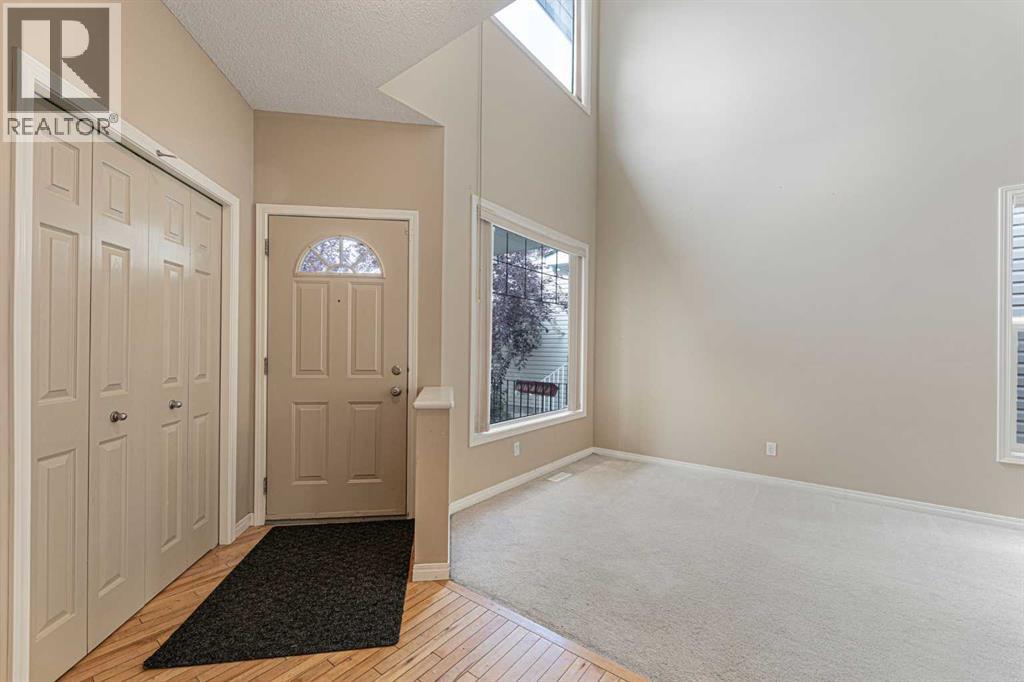 Single Family House for Sale in  Rockyledge Crescent NW Rocky Ridge Calgary 