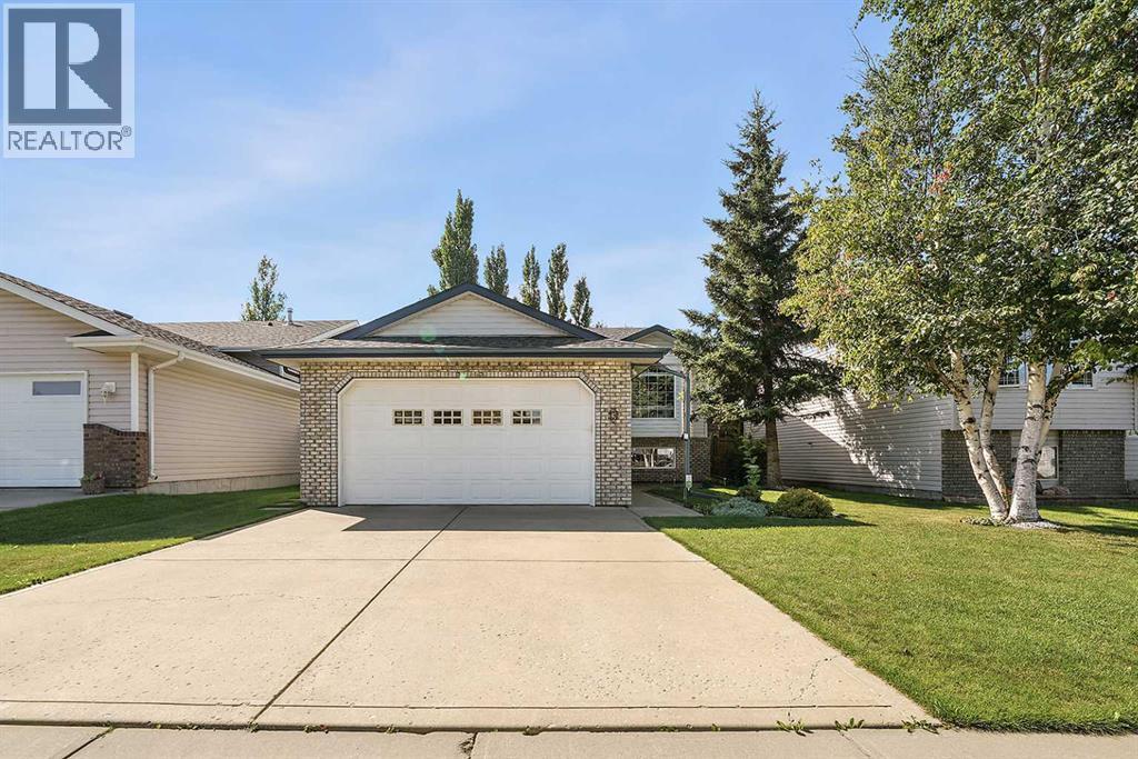Photo 2 of 9 Dowd Close, Red Deer AB