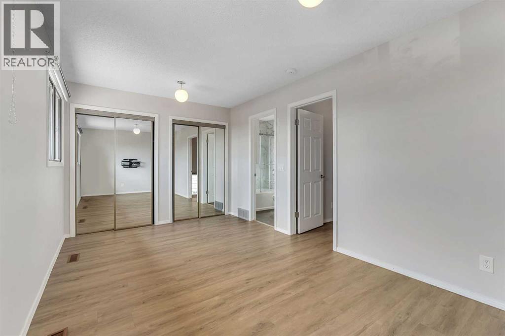 Single Family House for Sale in  Edgeford Way NW Edgemont Calgary 