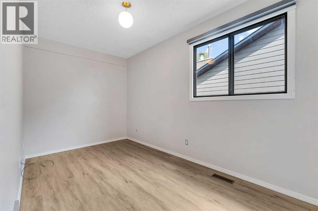 Single Family House for Sale in  Edgeford Way NW Edgemont Calgary 