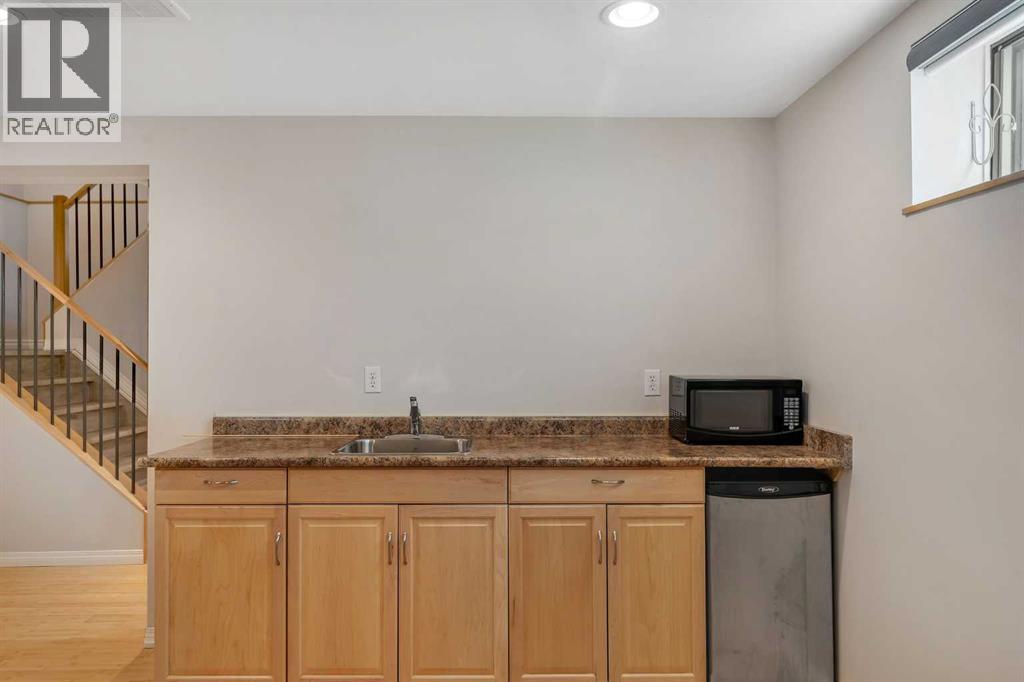 Single Family House for Sale in  Edgeford Way NW Edgemont Calgary 