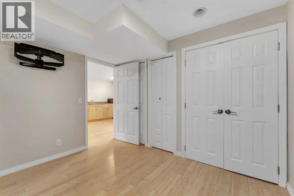 Single Family House for Sale in  Edgeford Way NW Edgemont Calgary 