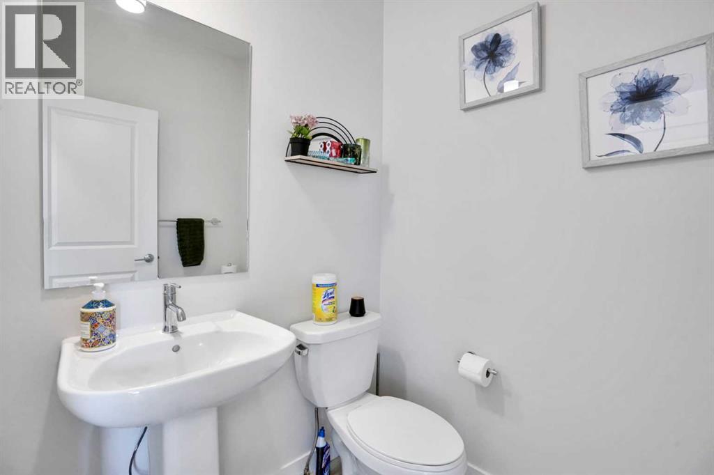 Photo 7 of 1457 Bayview Point Sw, Airdrie AB