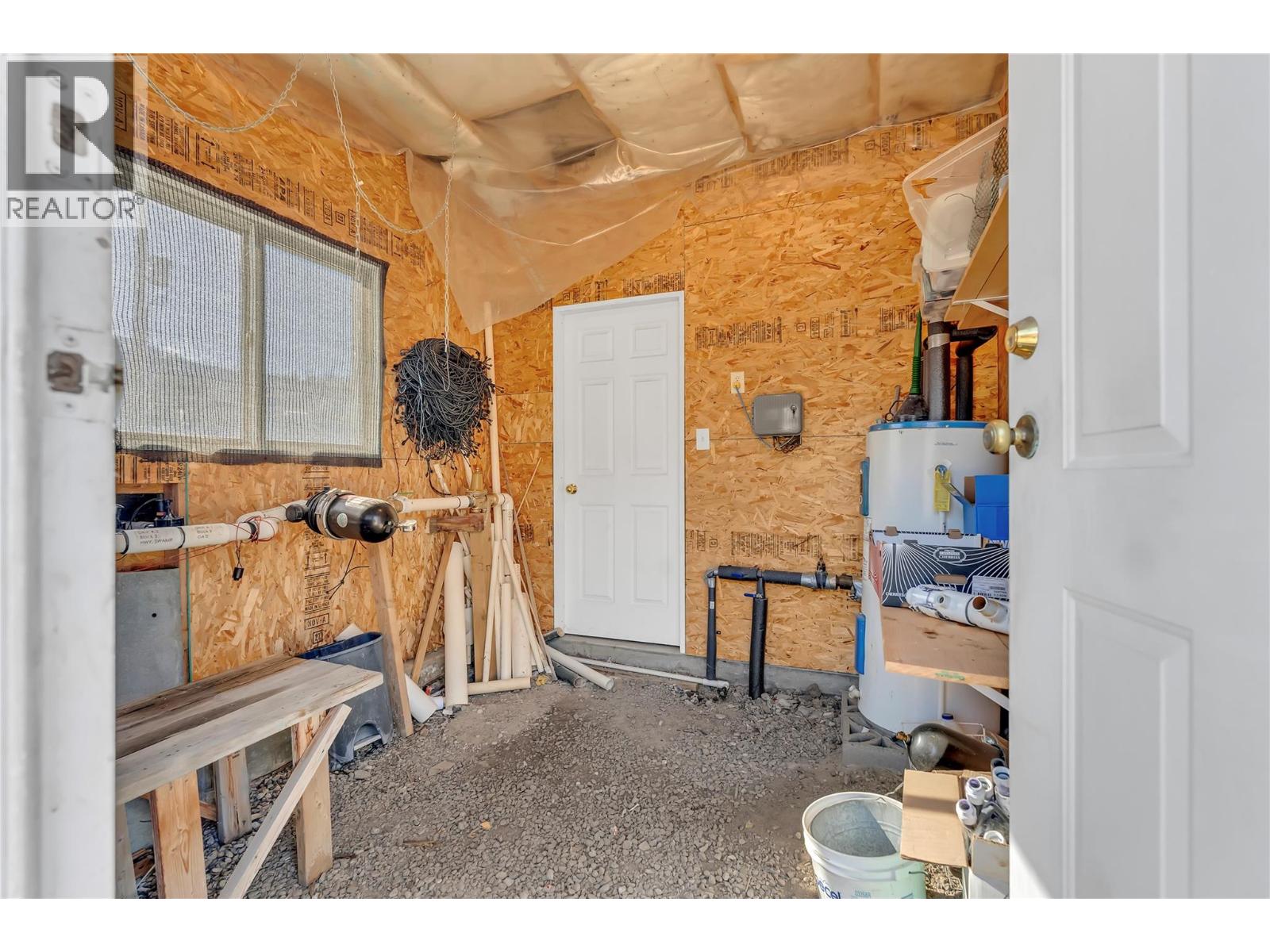 18300 McDougald Road, Summerland