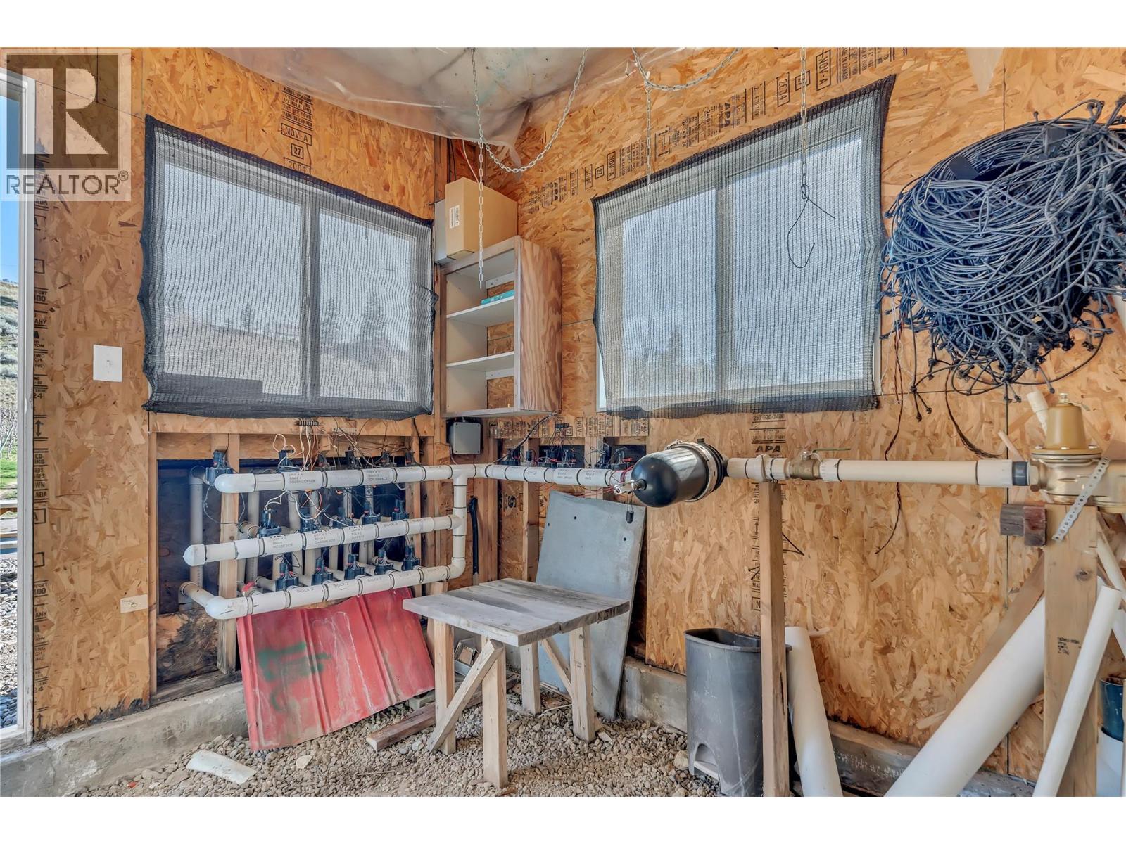 18300 McDougald Road, Summerland