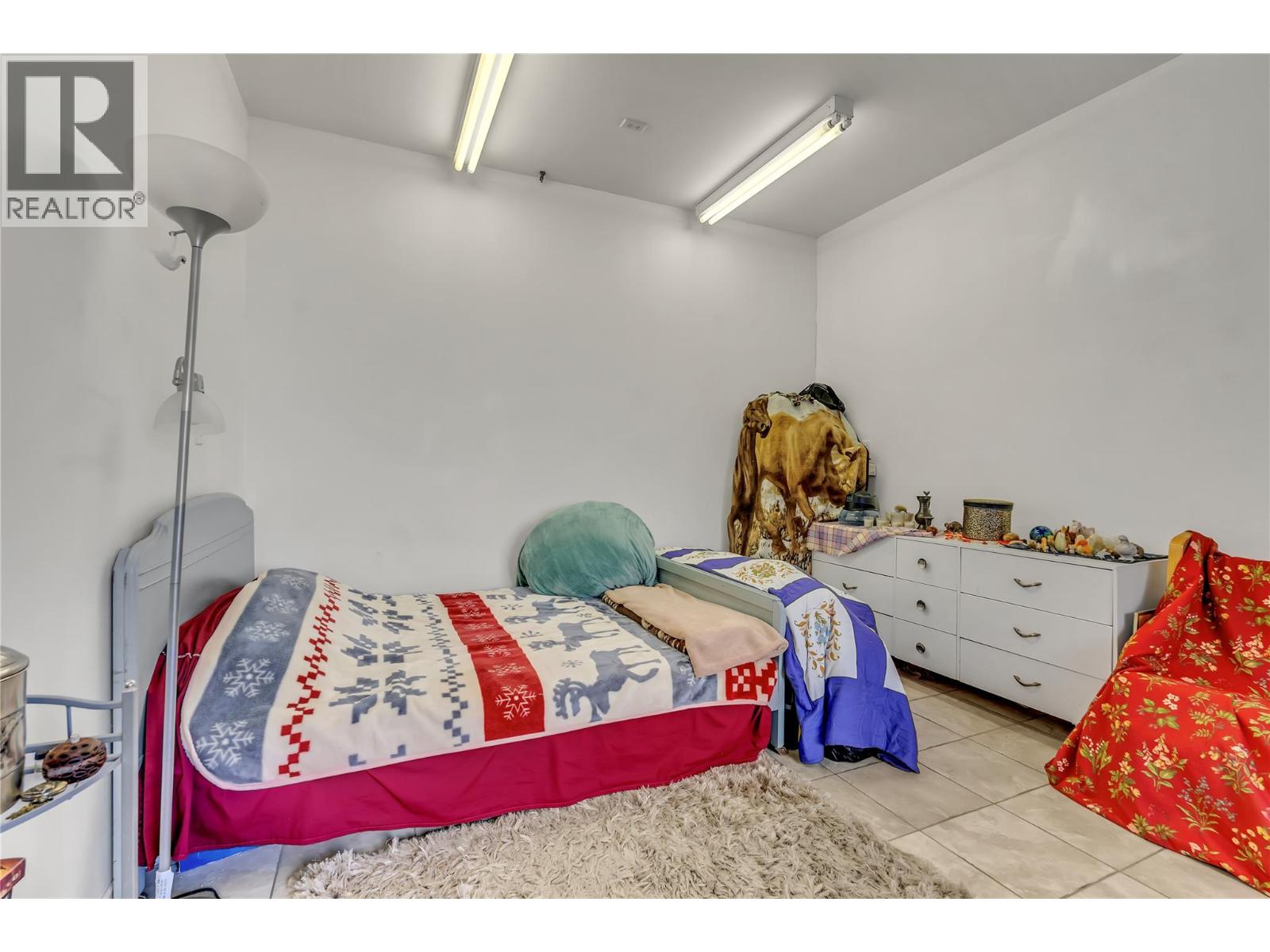 18300 McDougald Road, Summerland
