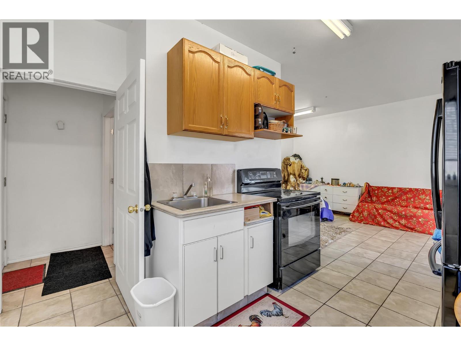 18300 McDougald Road, Summerland