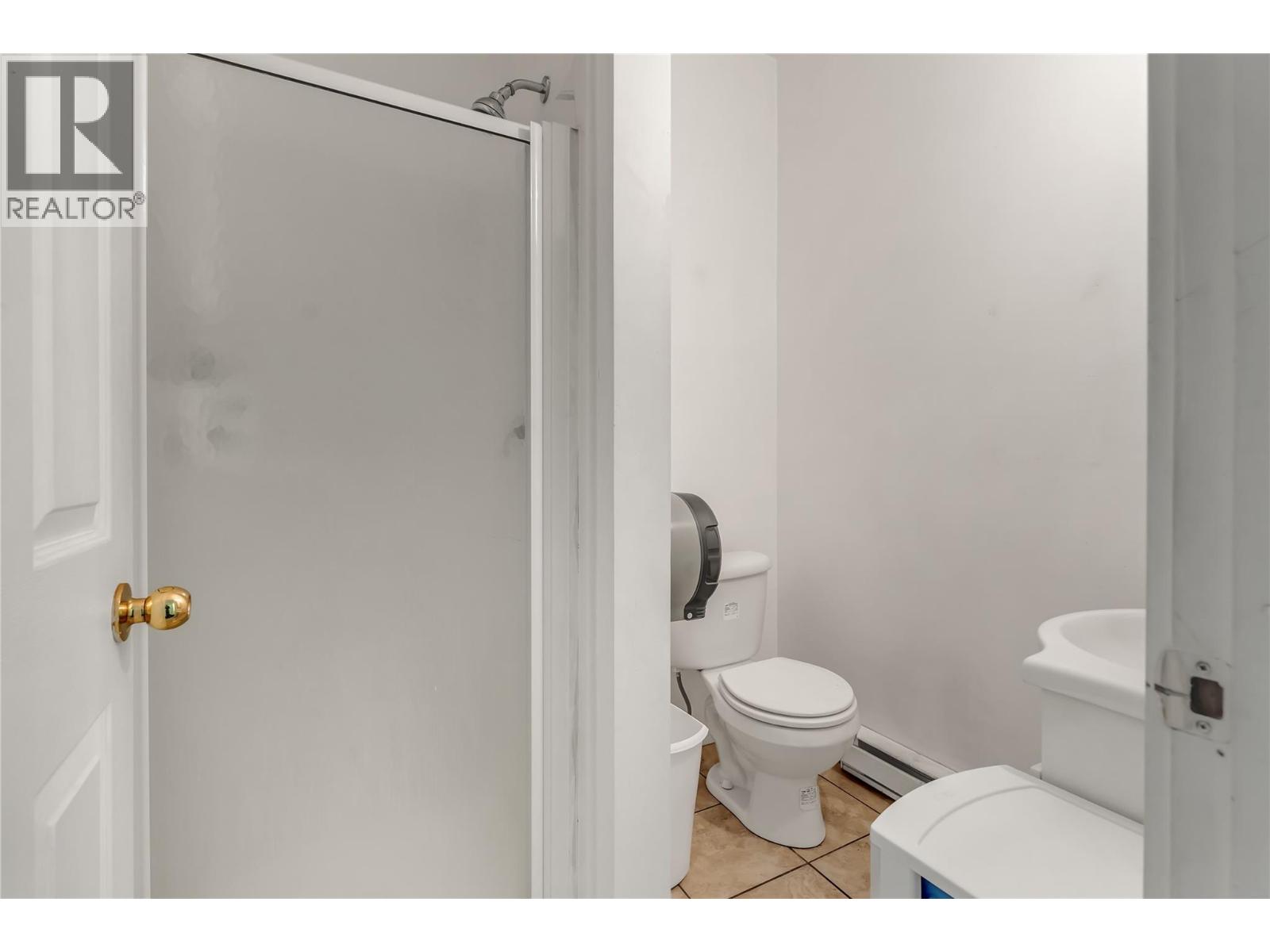 18300 McDougald Road, Summerland