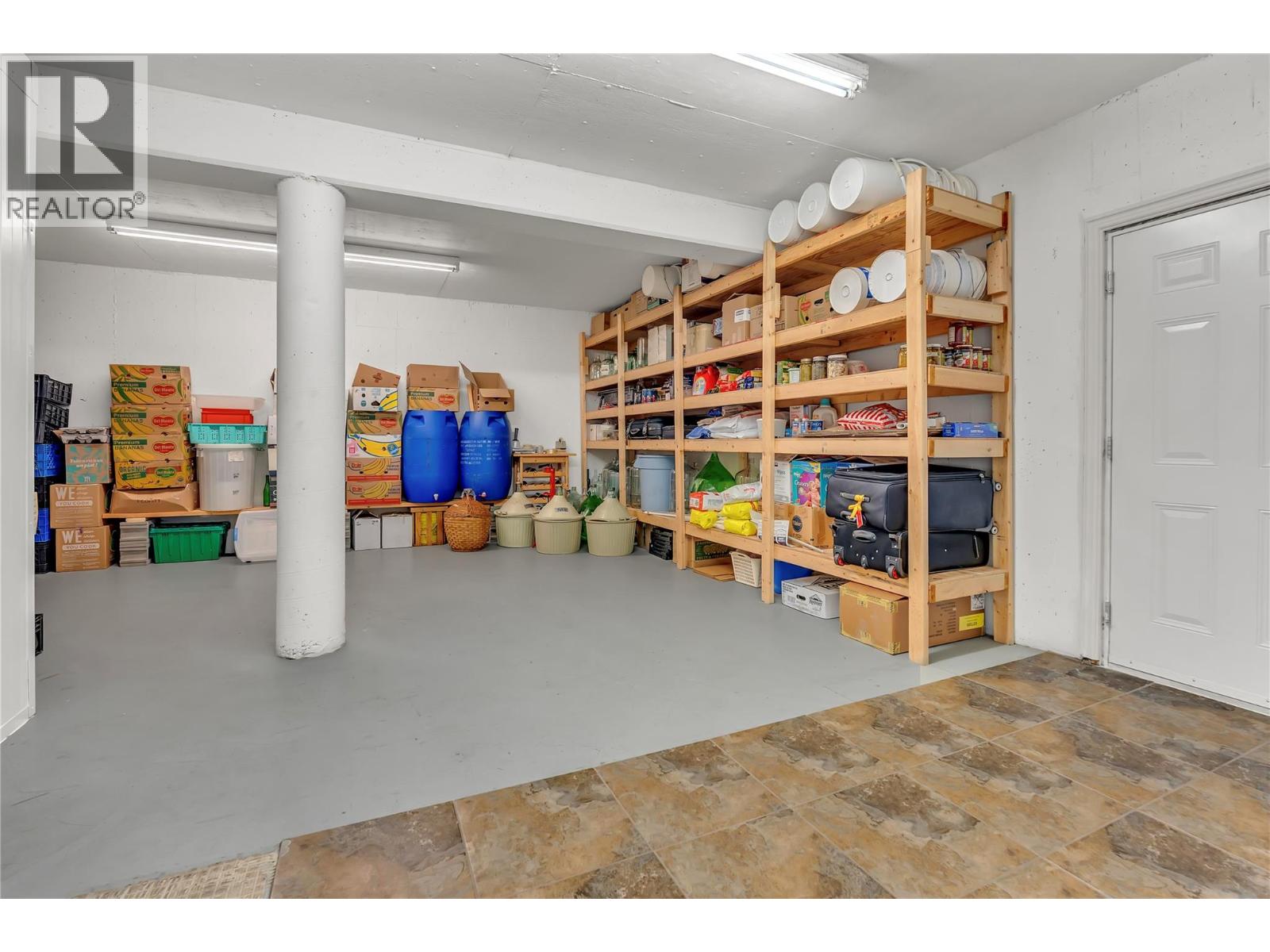 18300 McDougald Road, Summerland