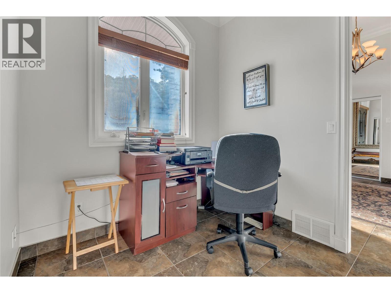 18300 McDougald Road, Summerland