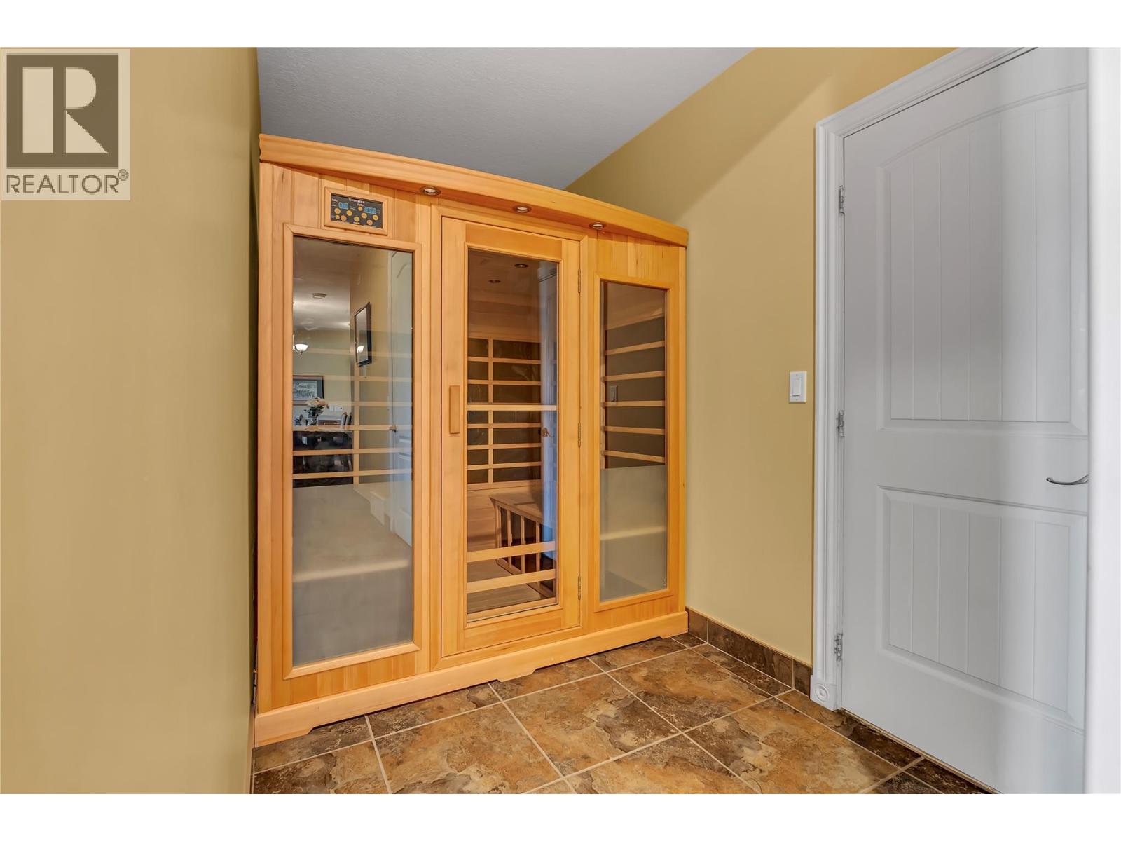 18300 McDougald Road, Summerland