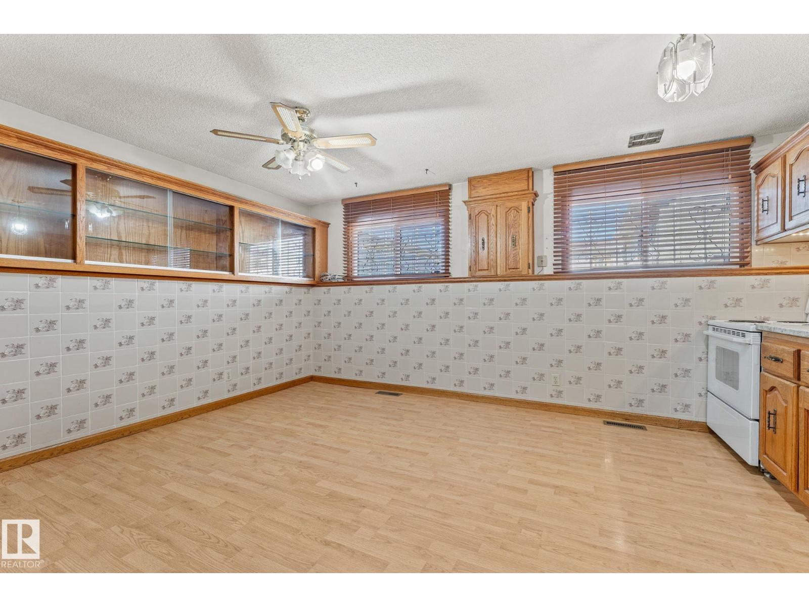 Photo 42 of 13820 86 St Nw, Edmonton AB