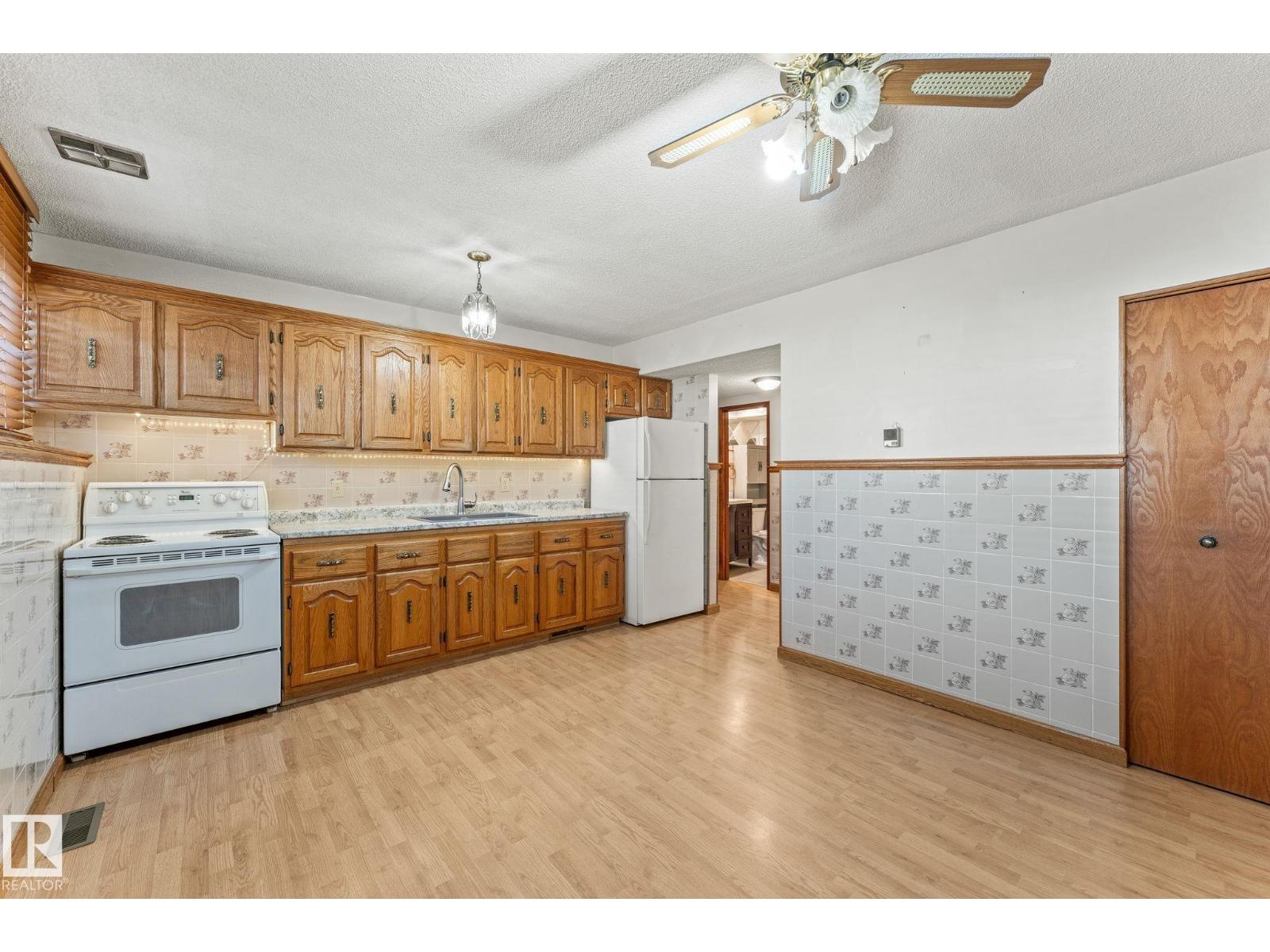 Photo 44 of 13820 86 St Nw, Edmonton AB