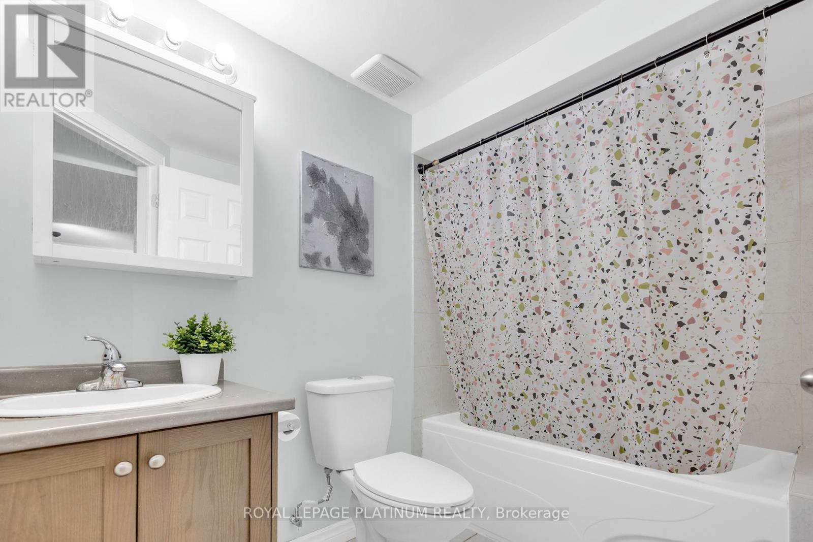 Photo 38 of 76 Baha Crescent, Brampton ON