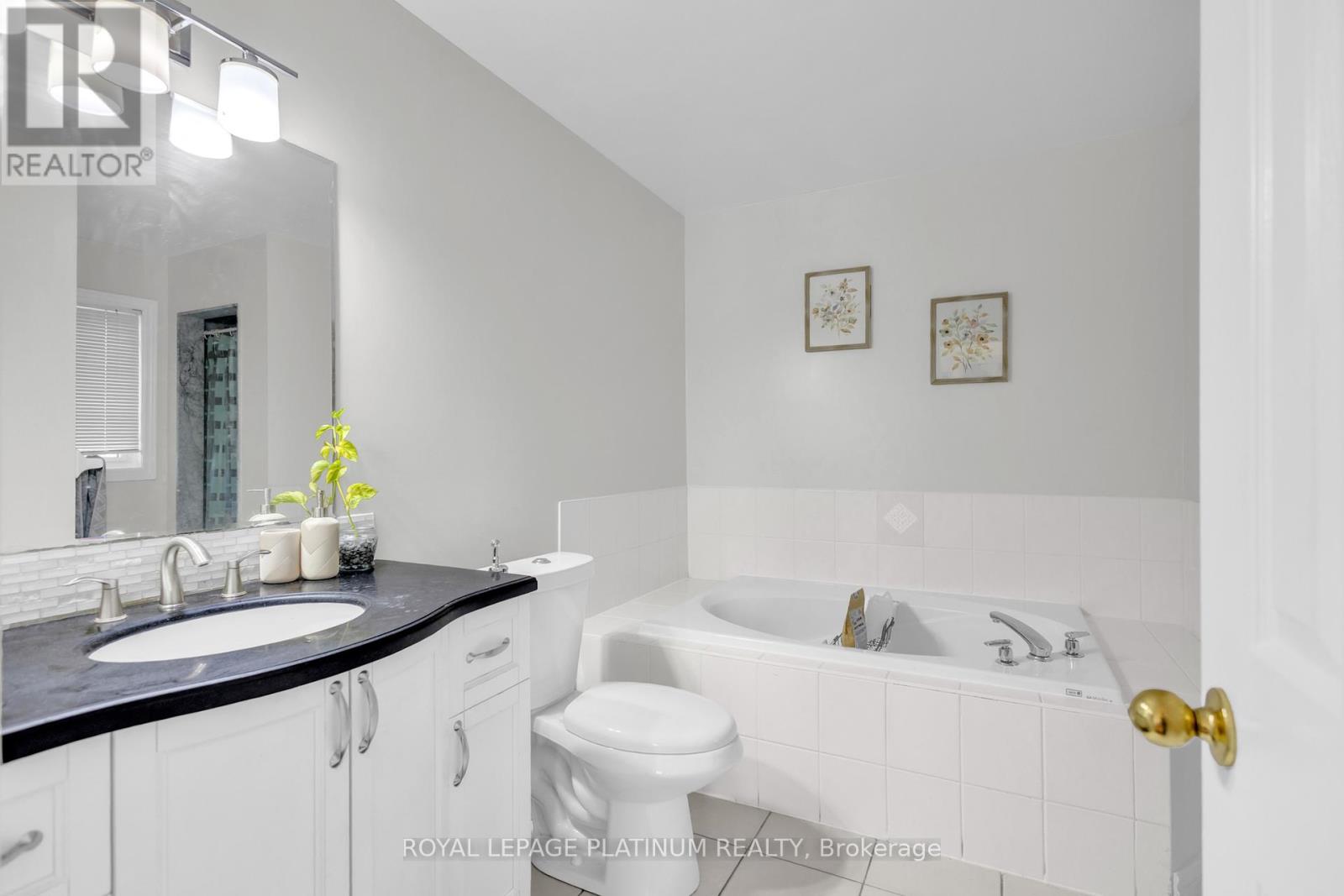 Photo 28 of 76 Baha Crescent, Brampton ON