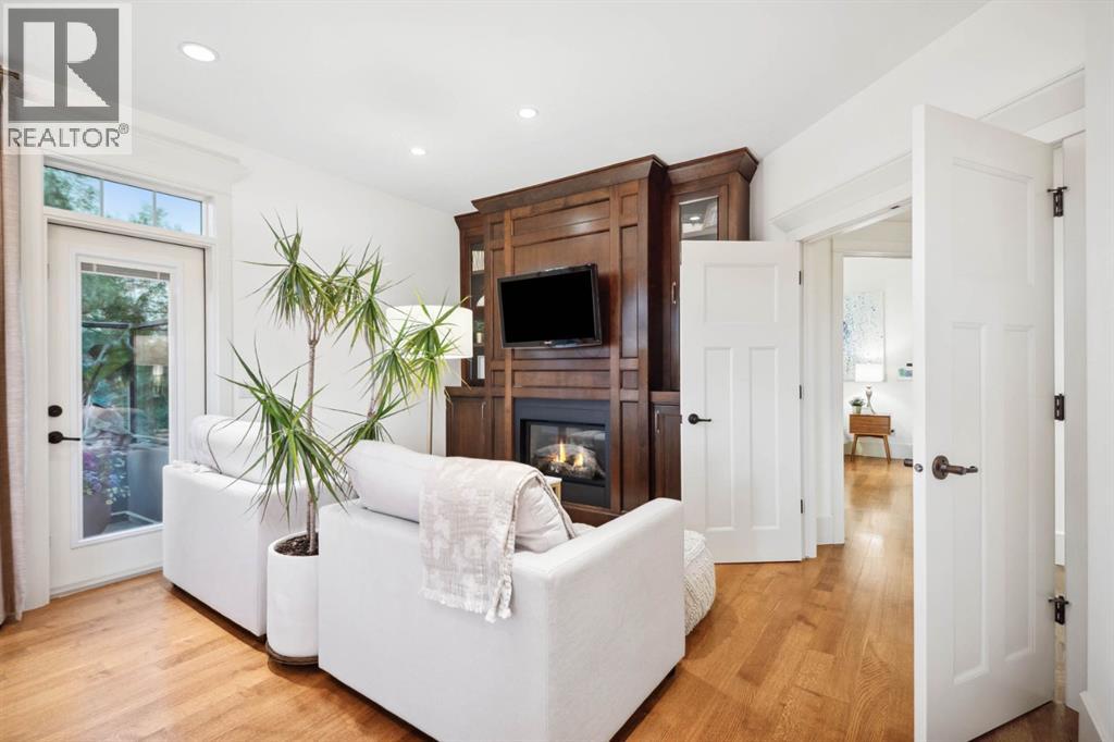 Single Family House for Sale in  Posthill Drive SW Springbank Hill Calgary 