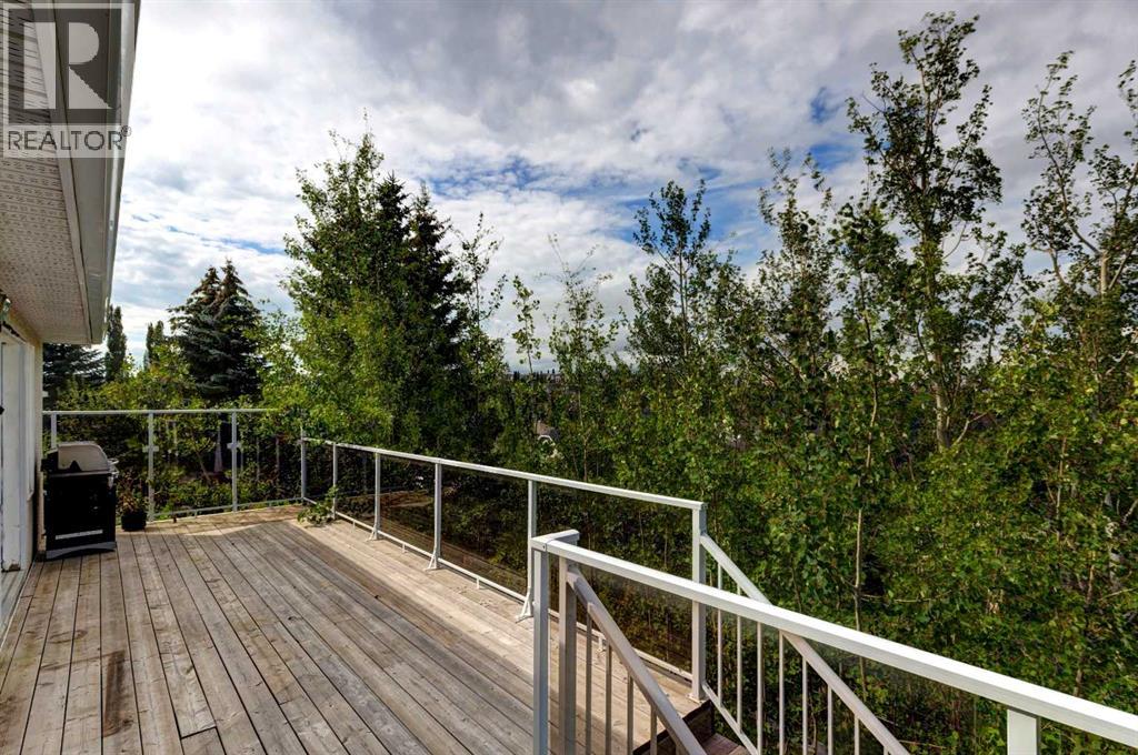 Single Family House Bungalow for Sale in  Edgevalley Way NW Edgemont Calgary 