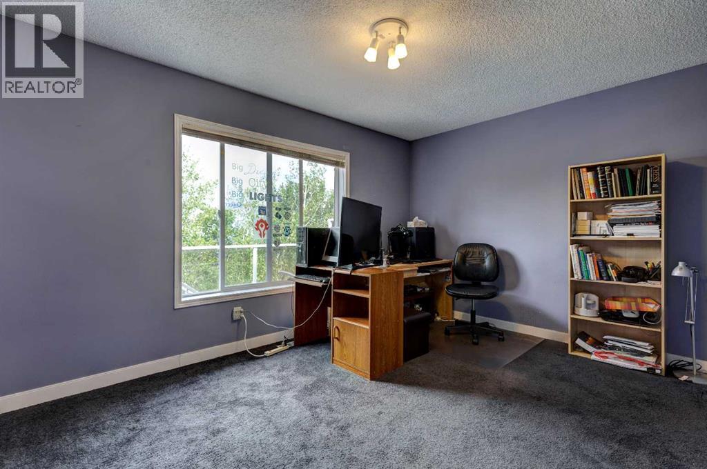 Single Family House Bungalow for Sale in  Edgevalley Way NW Edgemont Calgary 