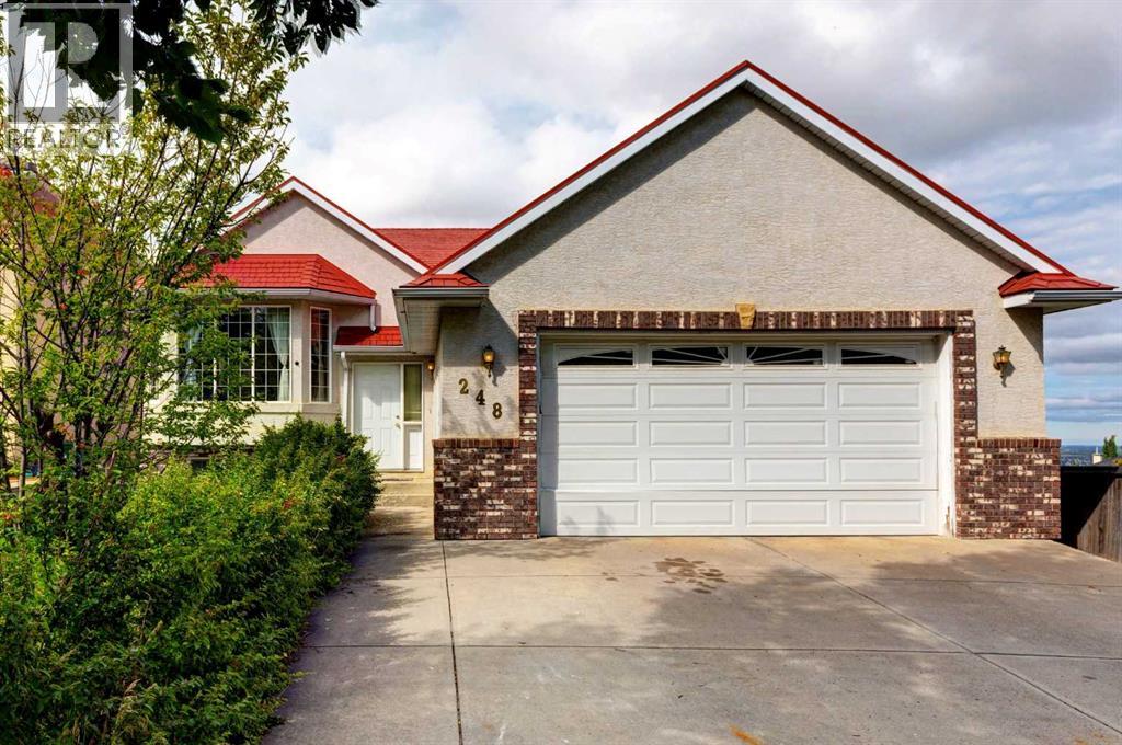 Single Family House Bungalow for Sale in  Edgevalley Way NW Edgemont Calgary 