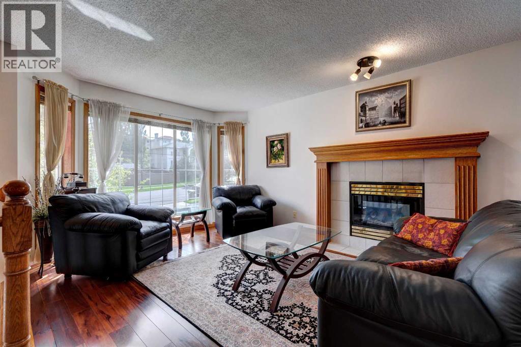 Single Family House Bungalow for Sale in  Edgevalley Way NW Edgemont Calgary 