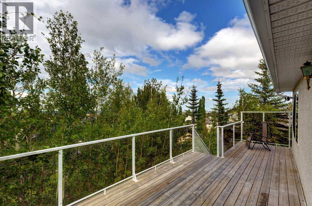 Single Family House Bungalow for Sale in  Edgevalley Way NW Edgemont Calgary 