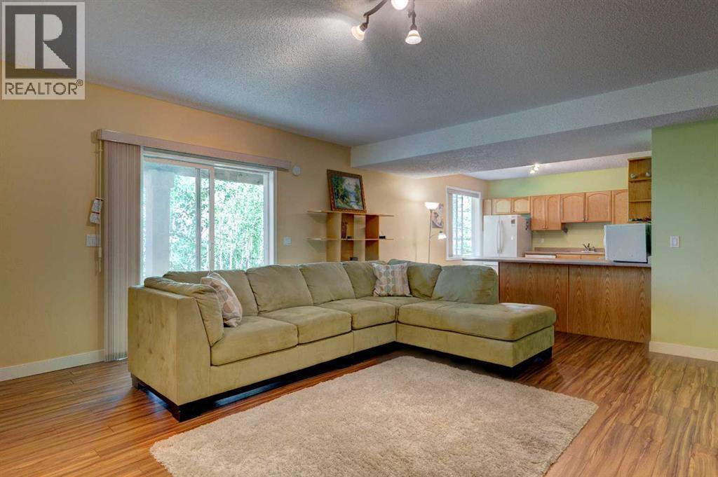 Single Family House Bungalow for Sale in  Edgevalley Way NW Edgemont Calgary 