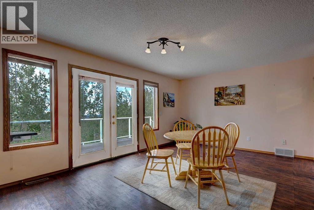 Single Family House Bungalow for Sale in  Edgevalley Way NW Edgemont Calgary 