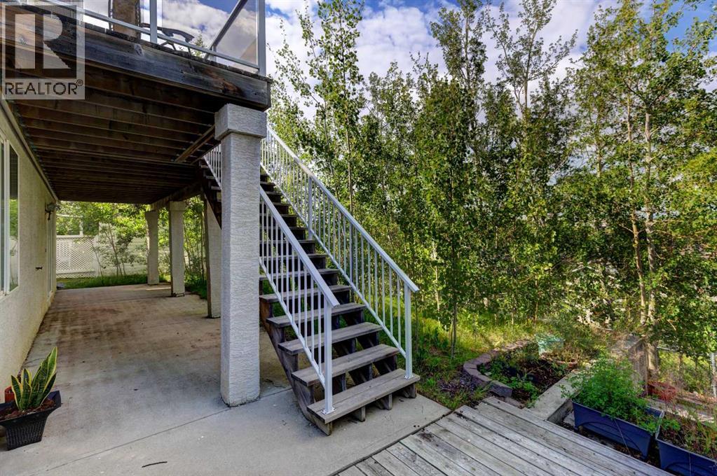 Single Family House Bungalow for Sale in  Edgevalley Way NW Edgemont Calgary 