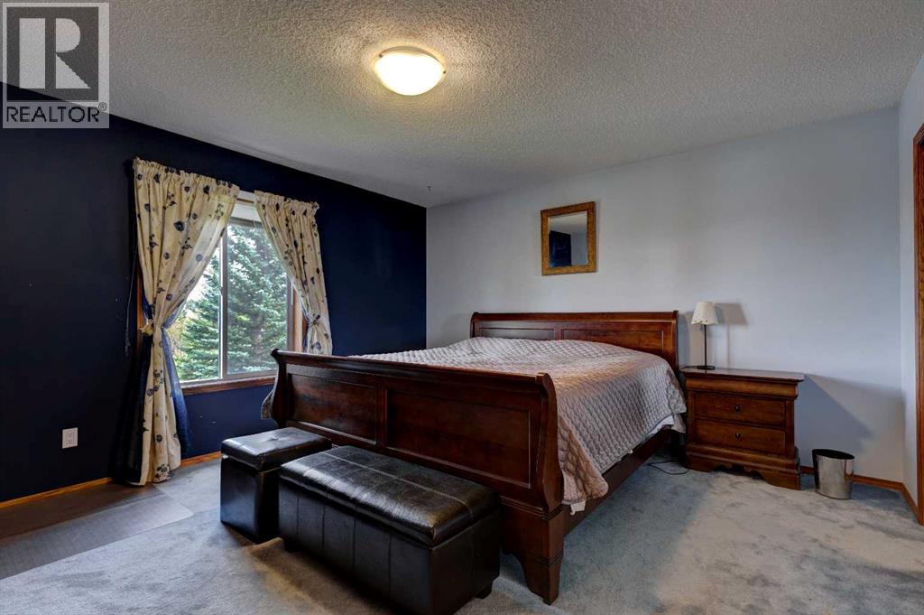 Single Family House Bungalow for Sale in  Edgevalley Way NW Edgemont Calgary 