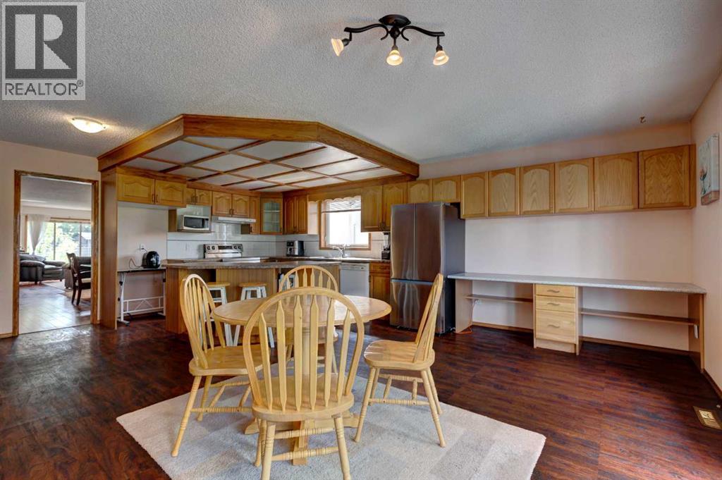 Single Family House Bungalow for Sale in  Edgevalley Way NW Edgemont Calgary 